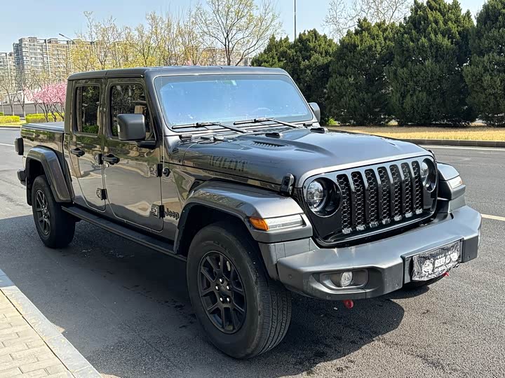 2023 Jeep Gladiator