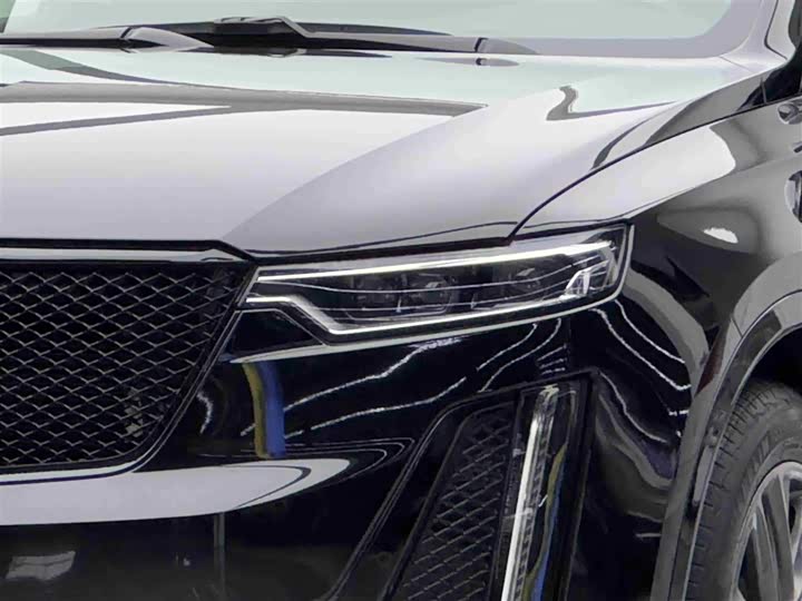 Photo 3 - Cadillac XT6