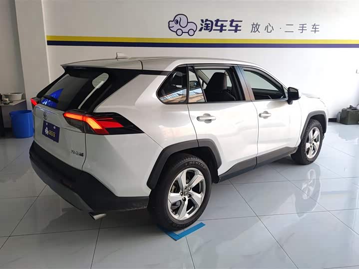 Toyota RAV4 2021 2021款 2.0L CVT两驱风尚PLUS版