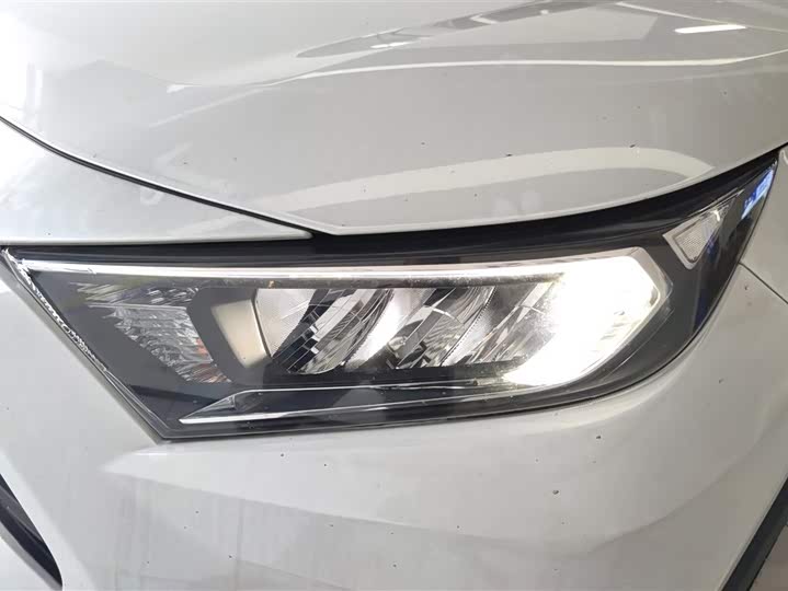 Toyota RAV4 2021 2021款 2.0L CVT两驱风尚PLUS版