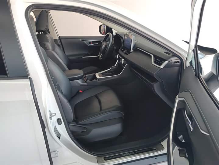 Toyota RAV4 2021 2021款 2.0L CVT两驱风尚PLUS版
