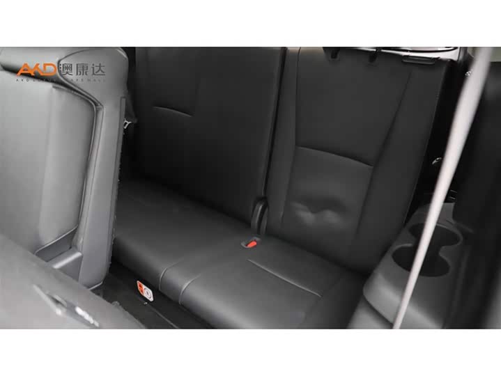 Photo 9 - Toyota Highlander