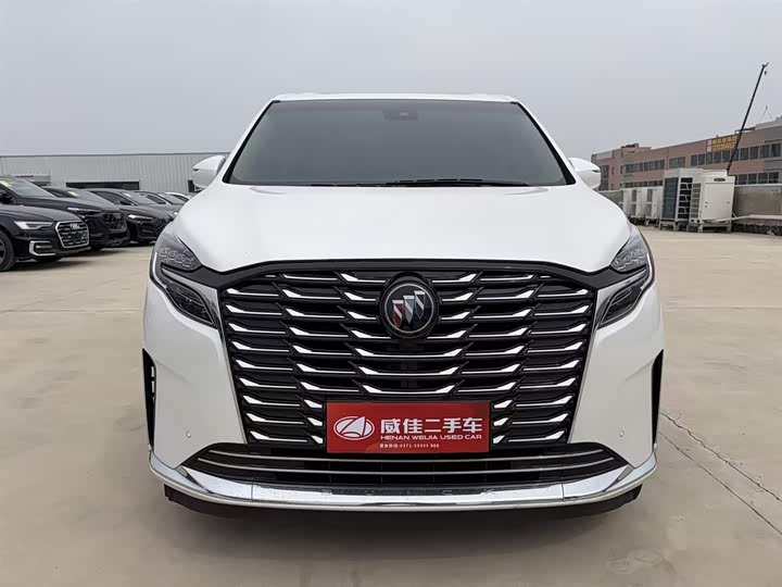 Photo 2 - Buick GL8 ES