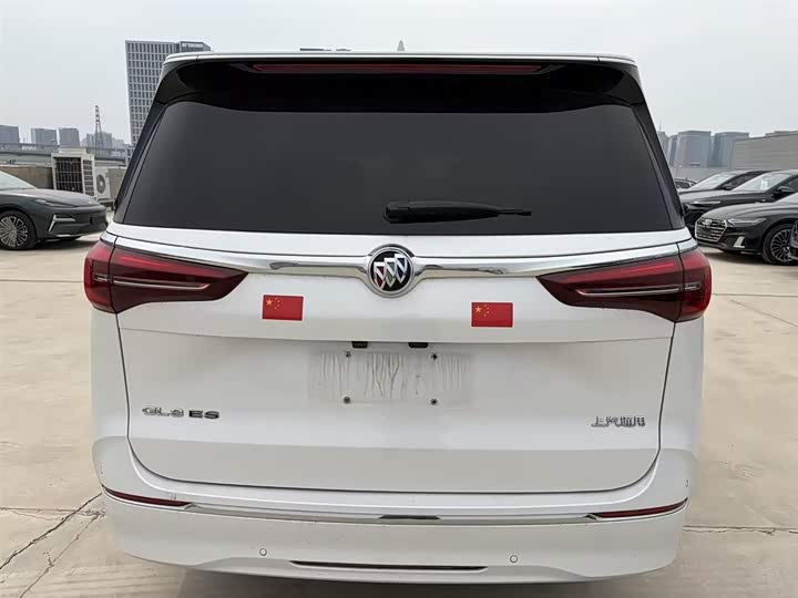 Photo 7 - Buick GL8 ES