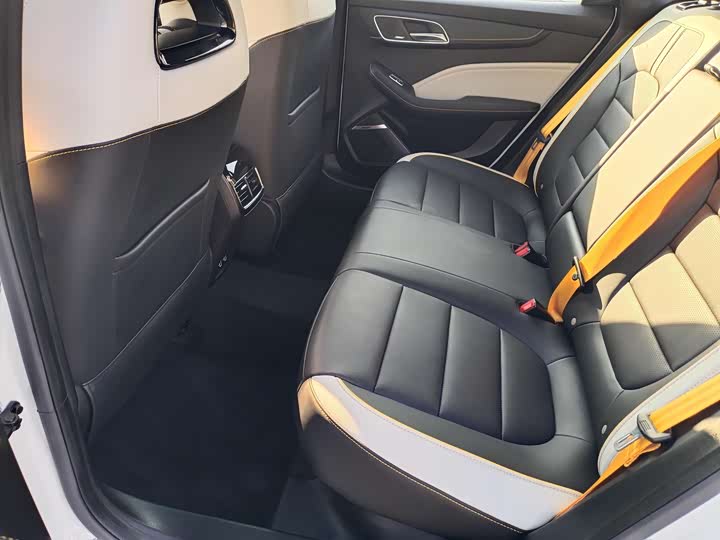 Фото 7 - MG Motor 6