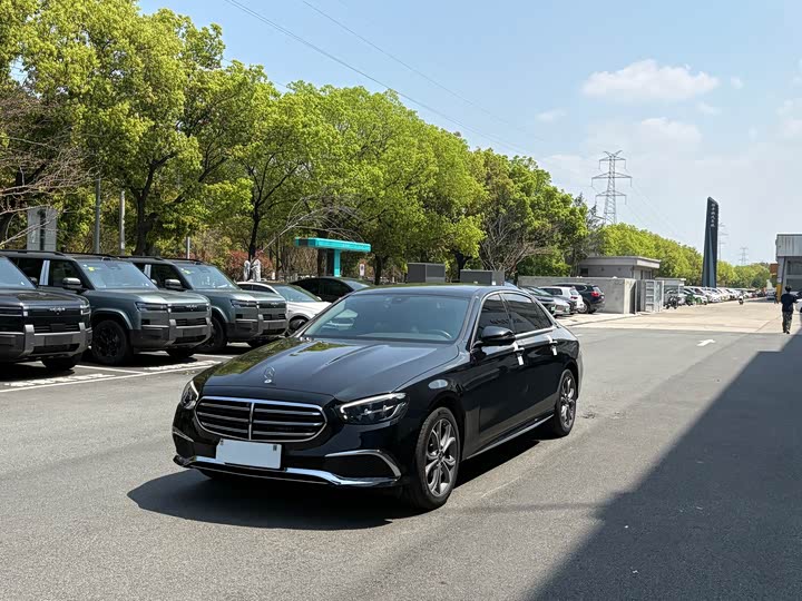 Фото 1 - Mercedes-Benz E-Class