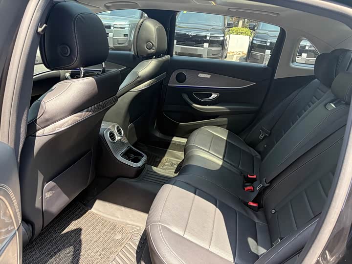 Фото 6 - Mercedes-Benz E-Class