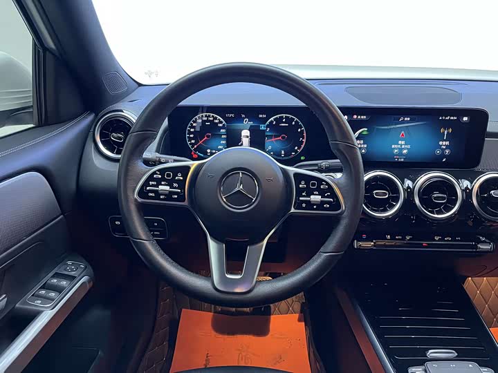 Mercedes-Benz GLB-Class 2022 2022款 改款二 GLB 200 动感型