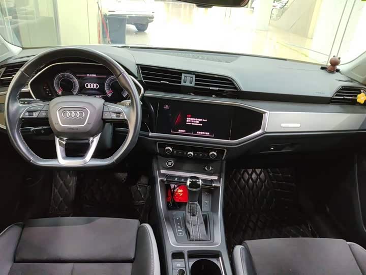 Фото 3 - Audi Q3