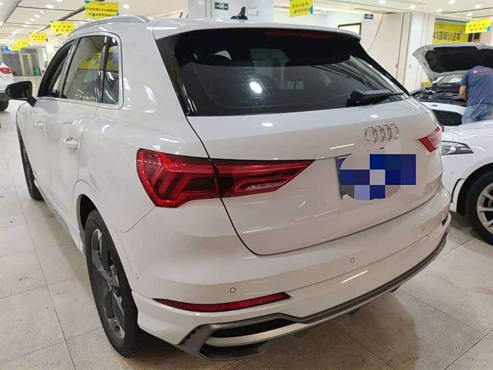 Фото 6 - Audi Q3