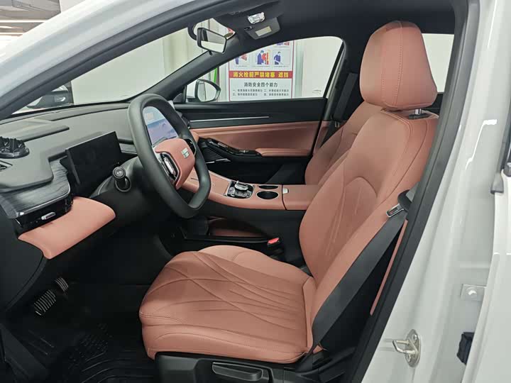 Geely Galaxy L6 2025 2025款 EM-i 60km 启航版