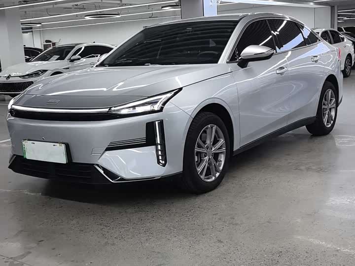 Geely Galaxy L6 2025 2025款 EM-i 140km 远航版