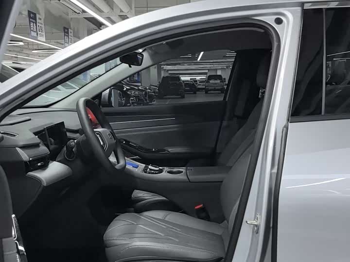Geely Galaxy L6 2025 2025款 EM-i 140km 远航版