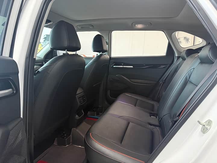 Kia Seltos 2023 2023款 1.5L CVT尊贵版