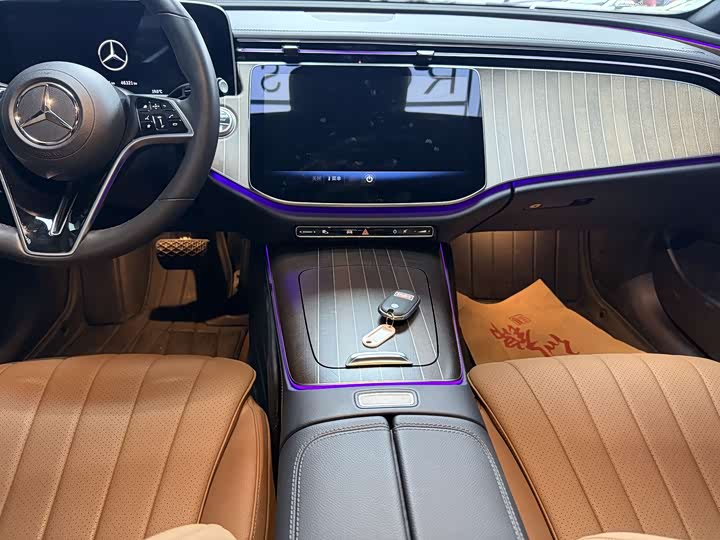 Фото 8 - Mercedes-Benz E-Class