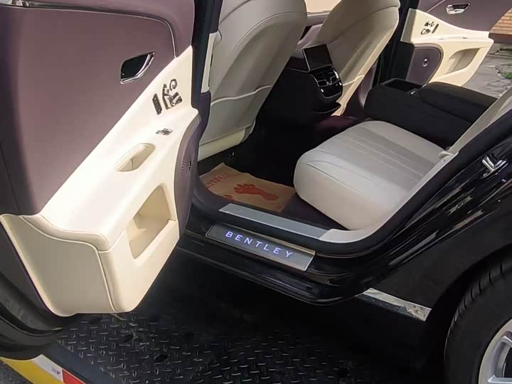 Bentley Flying Spur 2024 2024款 4.0T V8 标准版