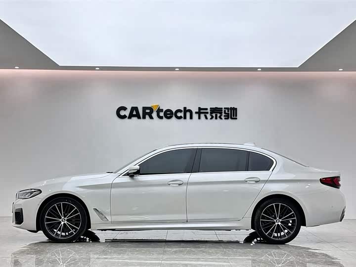 Photo 2 - BMW 5 Series