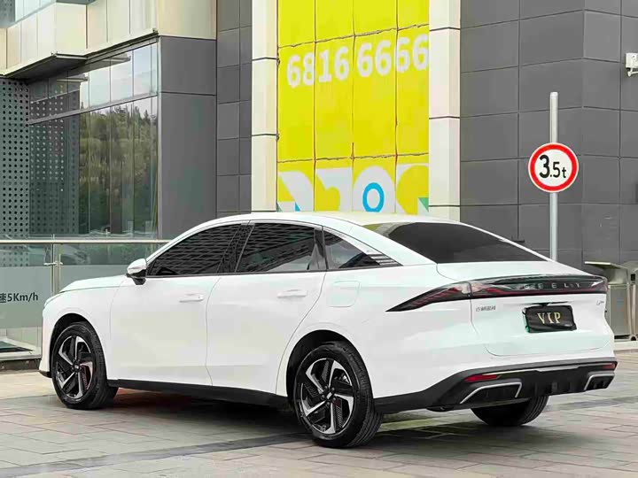 Geely Galaxy L6 2025 2025款 EM-i 140km 探索+版