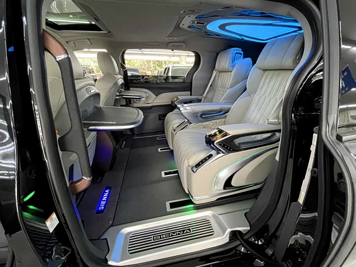 Toyota Sienna 2026 2026款 2.5L 双擎两驱舒适版