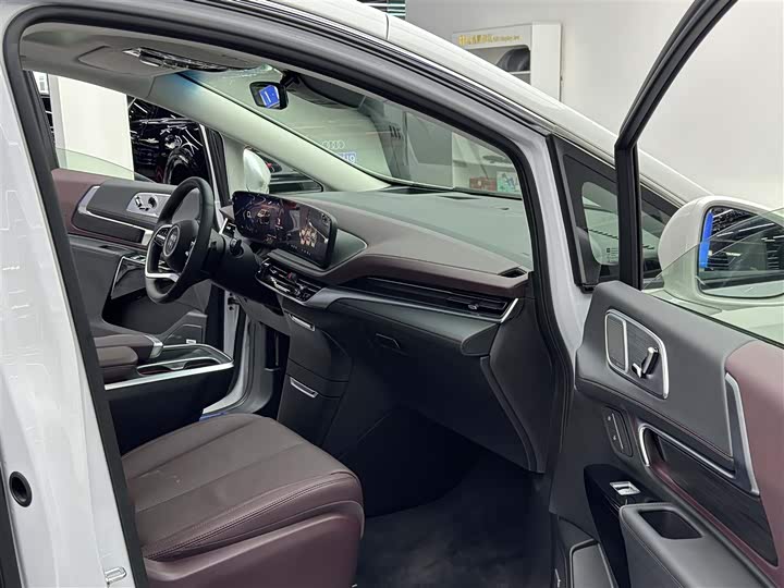 Buick GL8 Century 2025 2025款 2.0T 六座蕴世版