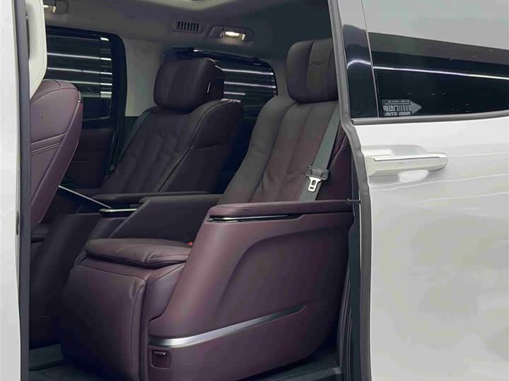 Buick GL8 Century 2025 2025款 2.0T 六座蕴世版