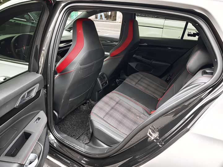 Volkswagen Golf GTI 2023 2023款 380TSI DSG GTI