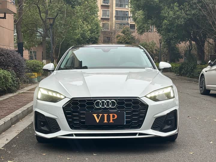 Photo 2 - Audi A5