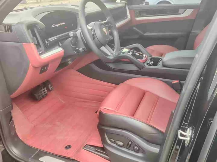 Photo 3 - Porsche Cayenne