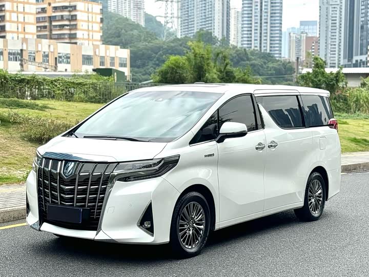 Фото 1 - Toyota Alphard