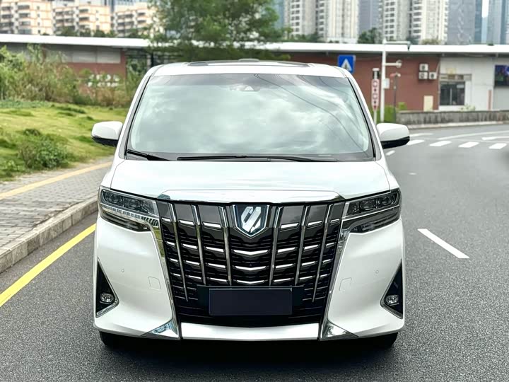 Фото 2 - Toyota Alphard