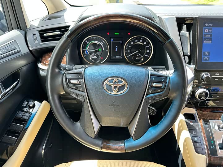 Фото 8 - Toyota Alphard
