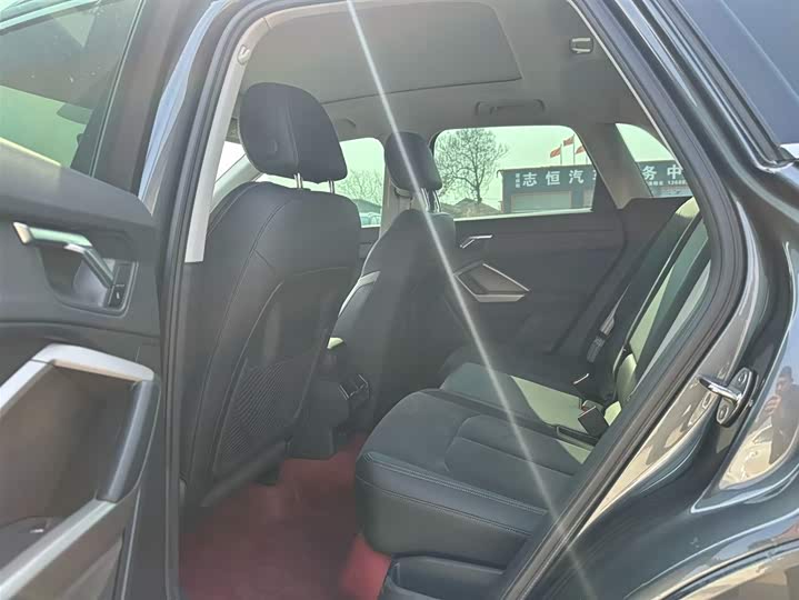 Zdjęcie 7 - Audi Q3