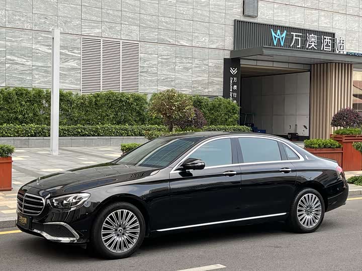Фото 5 - Mercedes-Benz E-Class