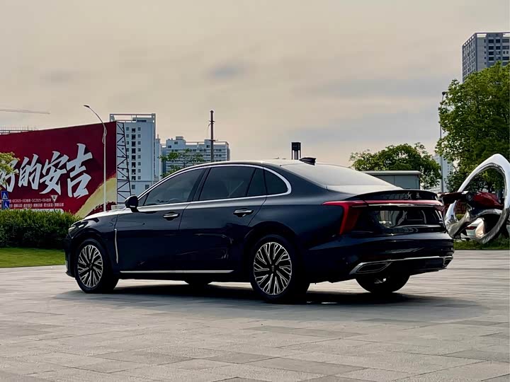 Zdjęcie 5 - Hongqi H5