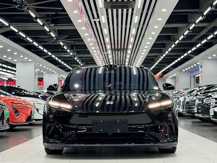 Фото 2 - Nio ET5T