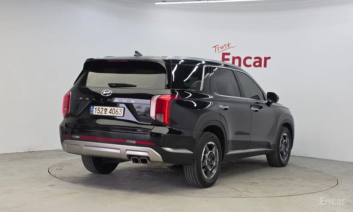 Photo 2 - Hyundai Palisade