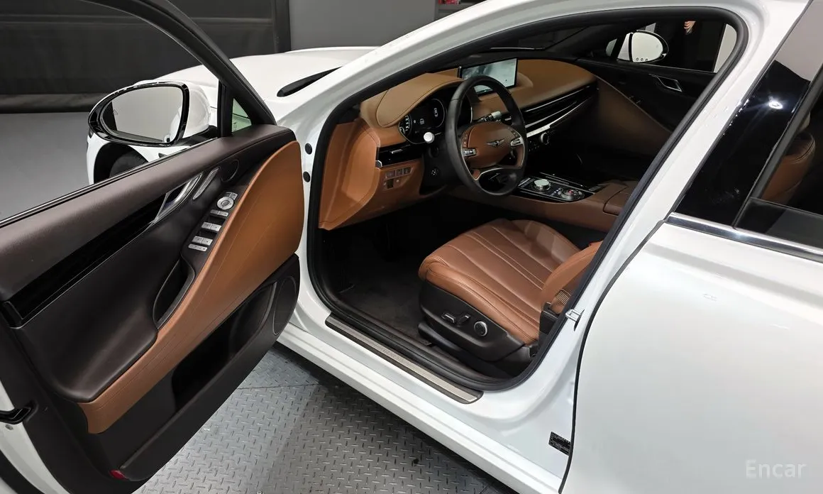 Фото 10 - Genesis G80