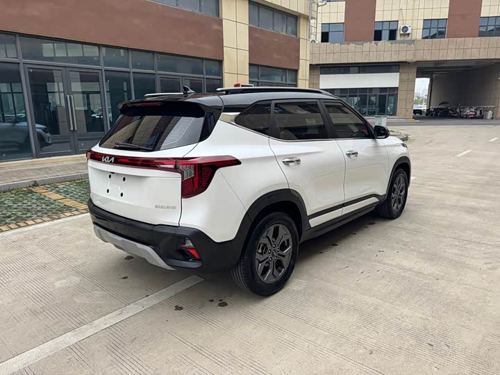 Kia Seltos 2023 2023款 1.5L CVT豪华版
