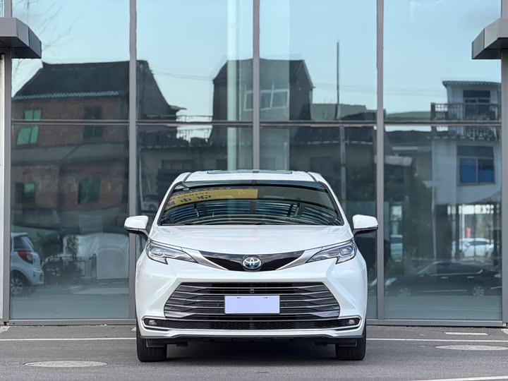 Фото 2 - Toyota Sienna