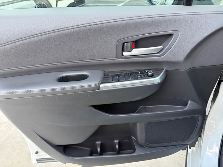 Фото 7 - Toyota Sienna