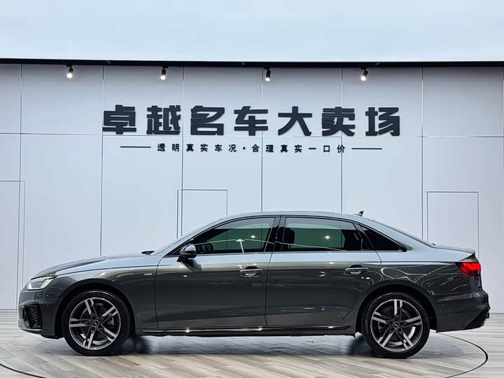 Photo 4 - Audi A4L