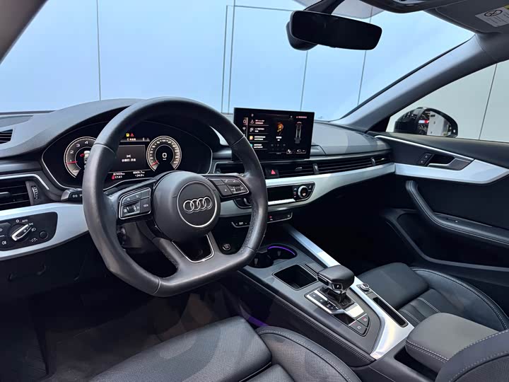 Photo 8 - Audi A4L