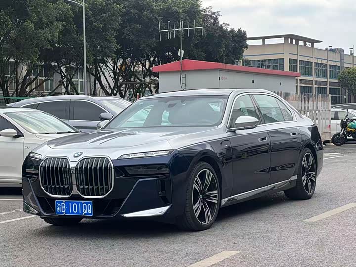 BMW 7 Series 2023 2023款 740Li 尊享型 M运动套装