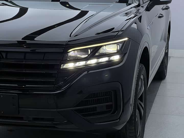 Volkswagen Touareg 2022 2022款 3.0TSI 锐享版 曜黑运动套装
