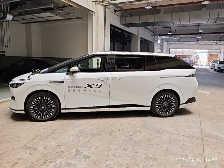 XPeng X9 2025 2025款 纯电 740超长续航 Max