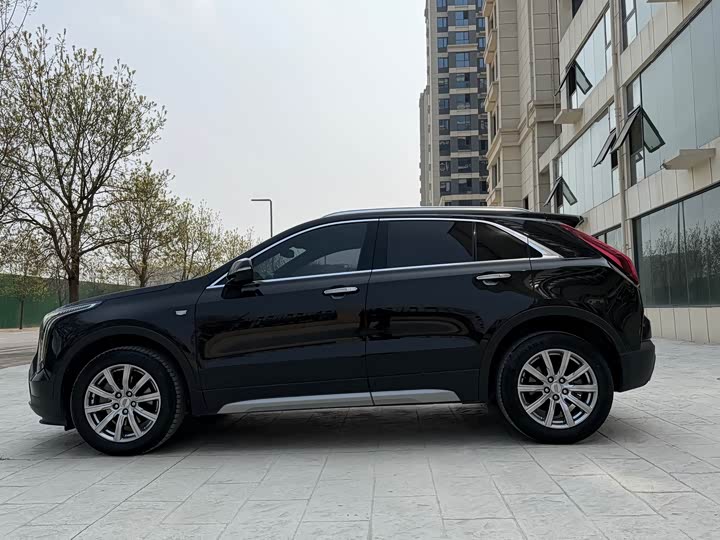 Фото 7 - Cadillac XT4