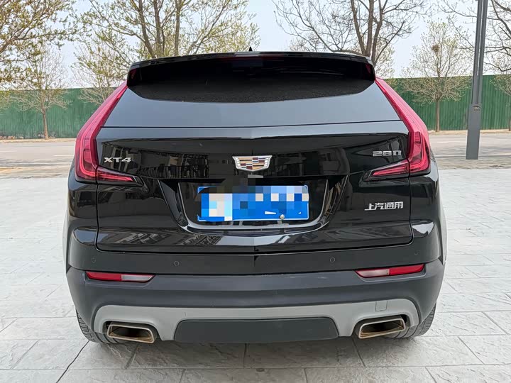 Фото 9 - Cadillac XT4