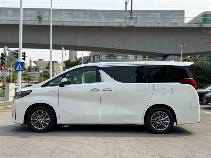 Toyota Alphard 2021 2021款 双擎 2.5L 尊贵版