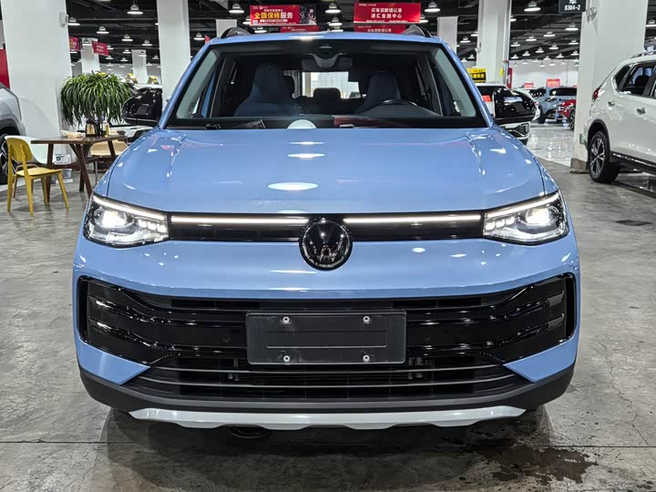 Фото 1 - Volkswagen Tharu