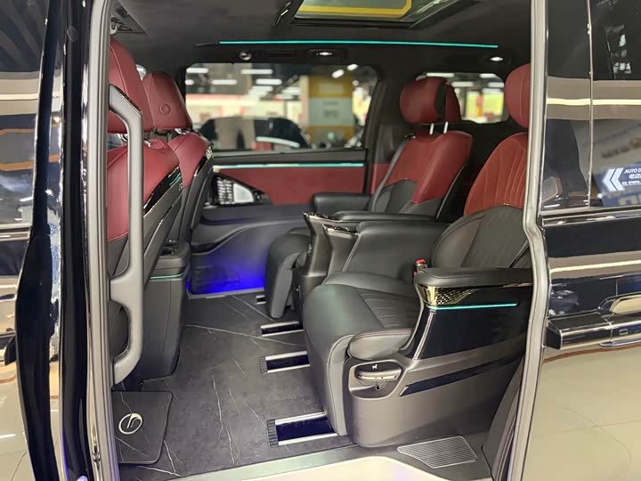 GAC Trumpchi M8 2025 2025款 宗师系列 超级混动版